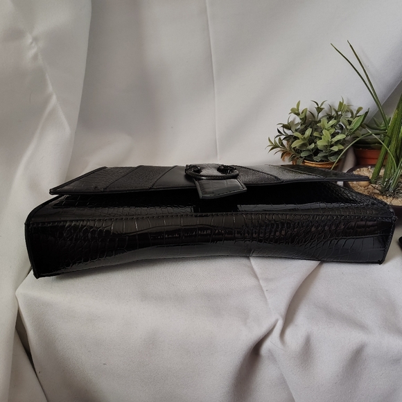 ALDO Black Patent Leather Alligator/Snake Clutch/Handbag w/ Double Snake Head - Picture 8 of 13